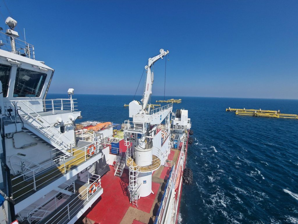 offshore support vessel